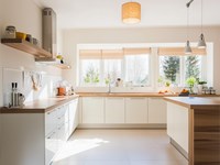Mi cocina es poco luminosa: ¿qué consideraciones tomar para lograr más luz?
